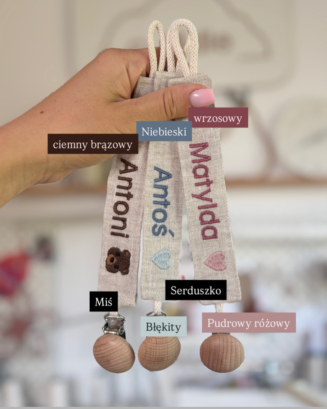 Lniana zawieszka do smoczka z haftem - obrazek 4